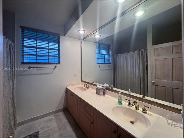 375 Sabal Way, Weston, FL 33326