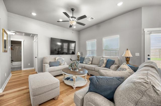 11109 NW 136th Terrace, Yukon, OK 73099