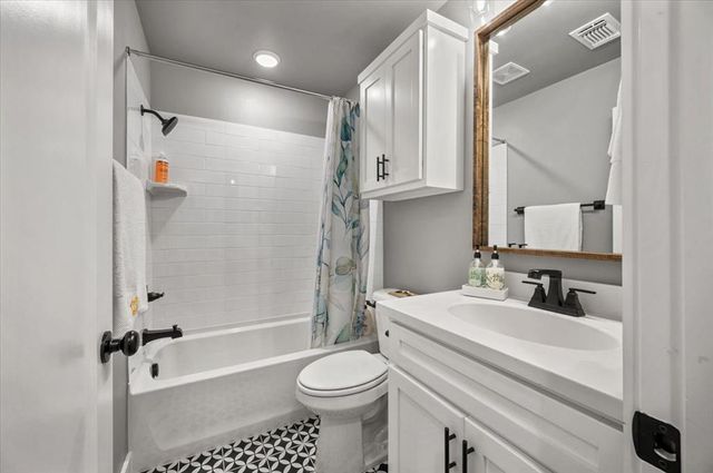 11109 NW 136th Terrace, Yukon, OK 73099