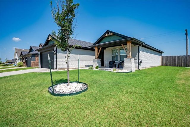 11109 NW 136th Terrace, Yukon, OK 73099