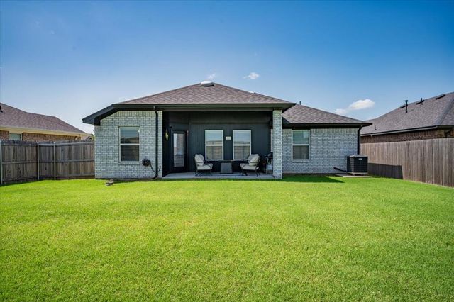 11109 NW 136th Terrace, Yukon, OK 73099