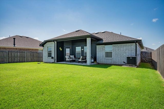 11109 NW 136th Terrace, Yukon, OK 73099