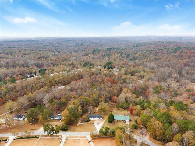 1384 Pocket Road, Braselton, GA 30517