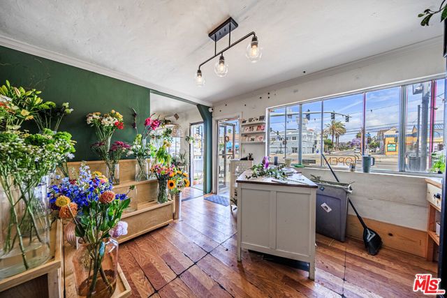10872 Venice Boulevard, Culver City, CA 90232