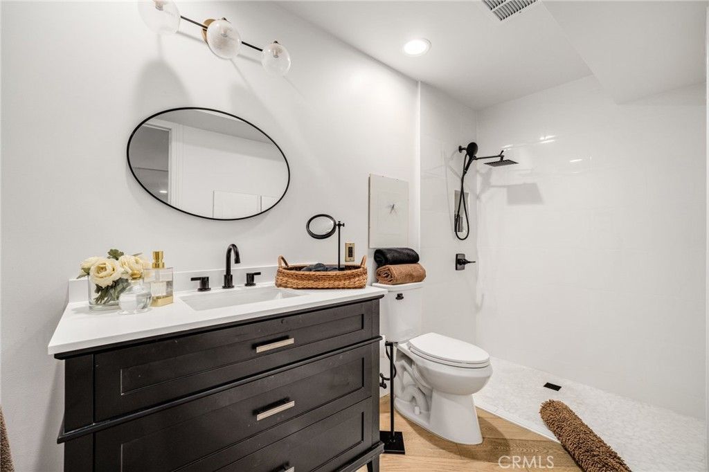 Image 13 of property listing at 6112 Marina Pacifica N, Long Beach, CA 90803