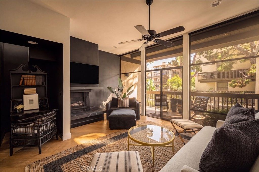 Image 15 of property listing at 6112 Marina Pacifica N, Long Beach, CA 90803