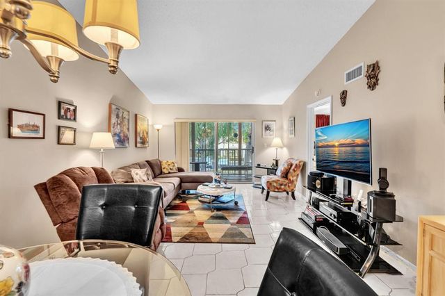 7235 S Devon Drive 209, Tamarac, FL 33321