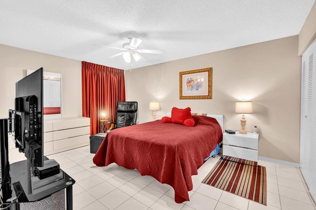 7235 S Devon Drive 209, Tamarac, FL 33321