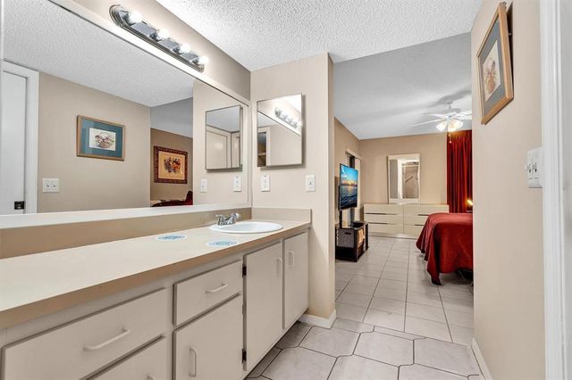 7235 S Devon Drive 209, Tamarac, FL 33321