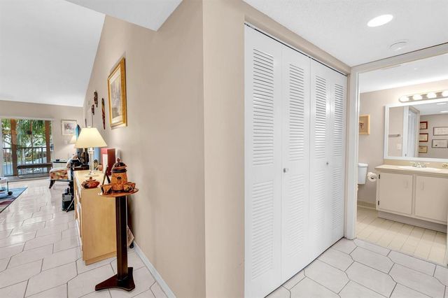 7235 S Devon Drive 209, Tamarac, FL 33321