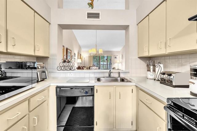 7235 S Devon Drive 209, Tamarac, FL 33321