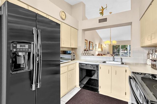 7235 S Devon Drive 209, Tamarac, FL 33321