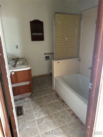 706 S Poplar Street, Sapulpa, OK 74066