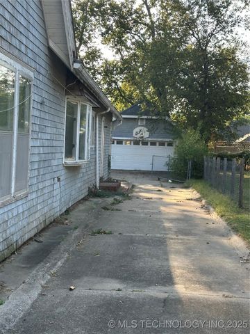 706 S Poplar Street, Sapulpa, OK 74066