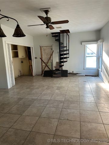 706 S Poplar Street, Sapulpa, OK 74066