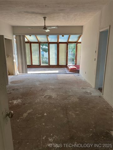 706 S Poplar Street, Sapulpa, OK 74066