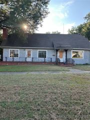 706 S Poplar Street, Sapulpa, OK 74066