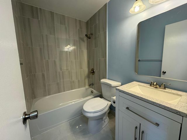 10987 Royal Palm Boulevard 9, Coral Springs, FL 33065