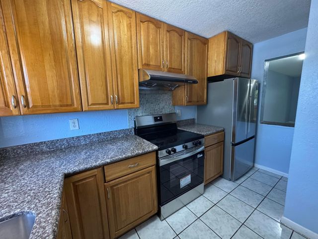 10987 Royal Palm Boulevard 9, Coral Springs, FL 33065