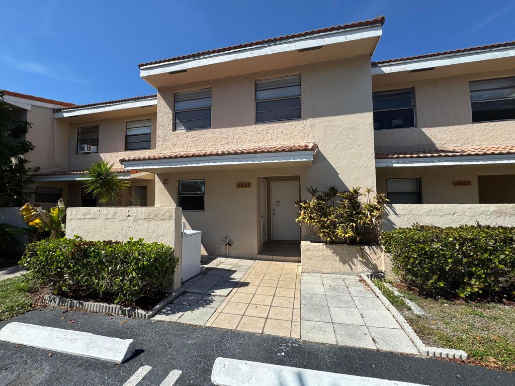 10987 Royal Palm Boulevard 9, Coral Springs, FL 33065