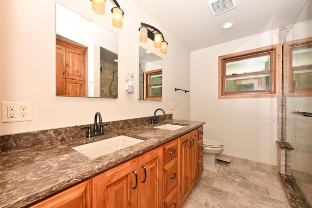 N2877 Roger ROAD, Helenville, WI 53137