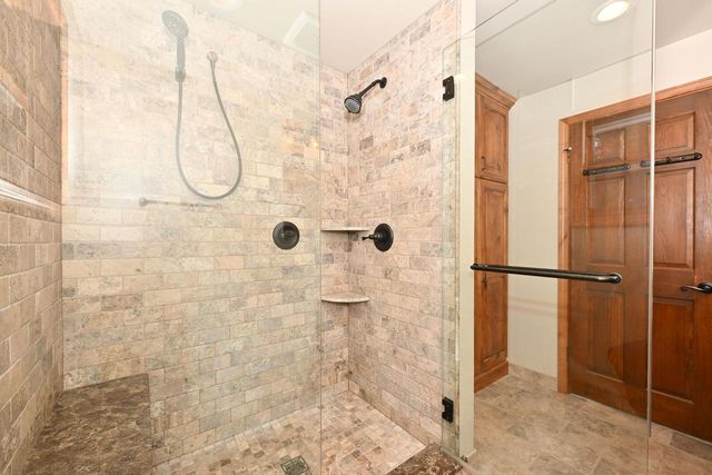 N2877 Roger ROAD, Helenville, WI 53137