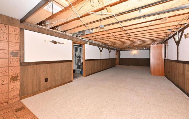 N2877 Roger ROAD, Helenville, WI 53137