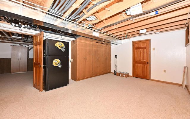 N2877 Roger ROAD, Helenville, WI 53137