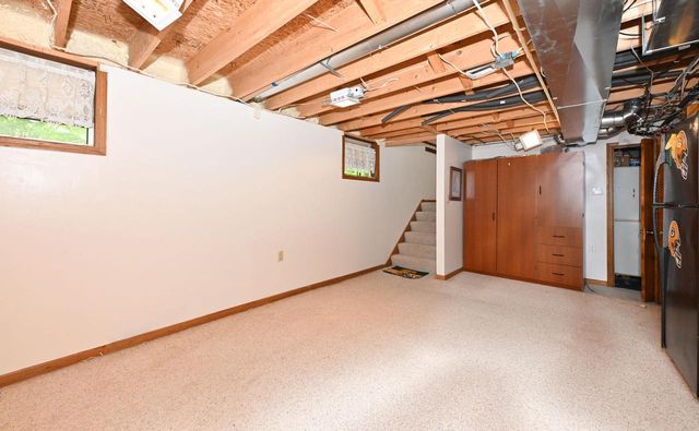 N2877 Roger ROAD, Helenville, WI 53137