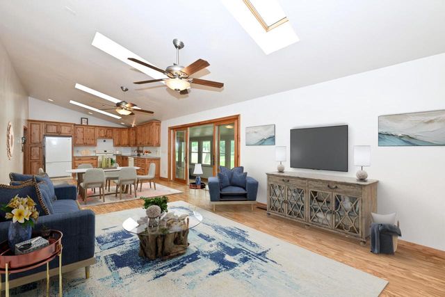 N2877 Roger ROAD, Helenville, WI 53137