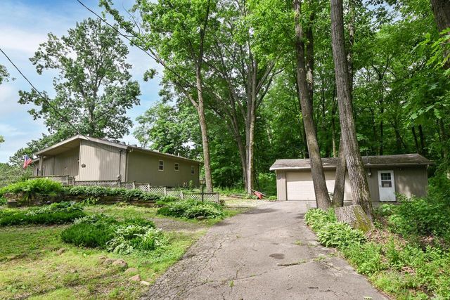 N2877 Roger ROAD, Helenville, WI 53137