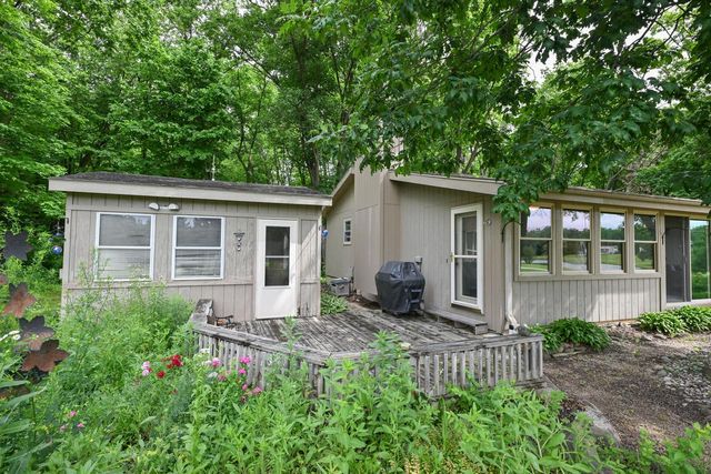 N2877 Roger ROAD, Helenville, WI 53137