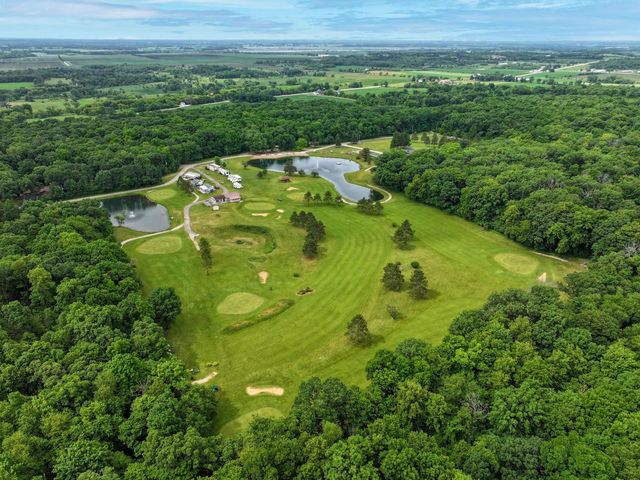 N2877 Roger ROAD, Helenville, WI 53137