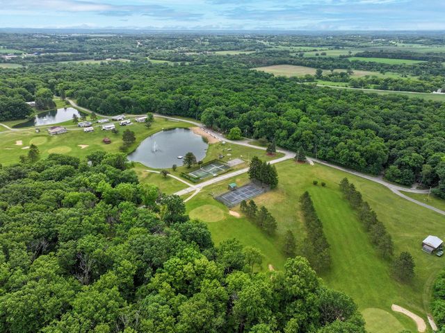 N2877 Roger ROAD, Helenville, WI 53137