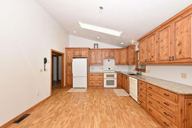 N2877 Roger ROAD, Helenville, WI 53137