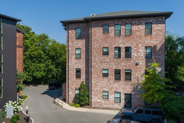 612 21st Ave N Apt 213, Nashville, TN 37203