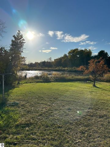 4419 10 Mile Road, Evart, MI 49631