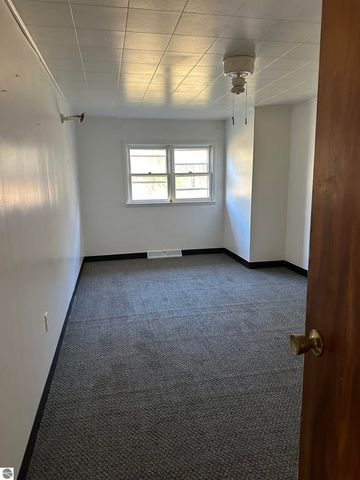 4419 10 Mile Road, Evart, MI 49631