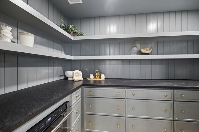 6155 Ella Lee Lane, Houston, TX 77057