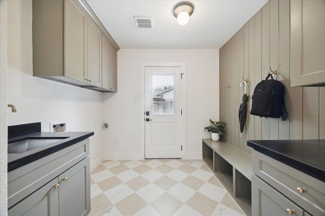 6155 Ella Lee Lane, Houston, TX 77057