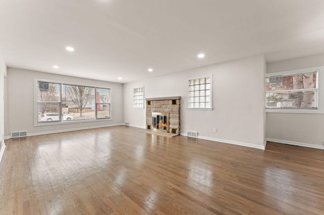 7245 Olcott Avenue, Hammond, IN 46323