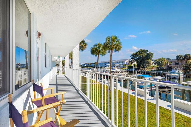 108 Paradise Harbour Boulevard 210, North Palm Beach, FL 33408