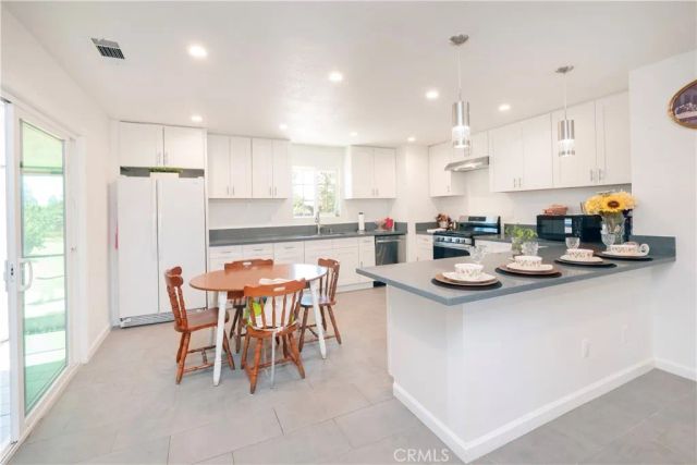 10707 Redwood, Hesperia, CA 92345
