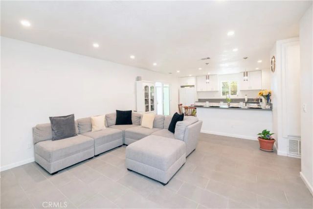 10707 Redwood, Hesperia, CA 92345