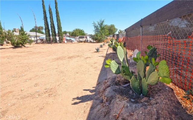 10707 Redwood, Hesperia, CA 92345