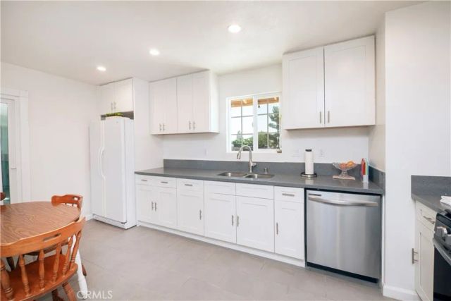 10707 Redwood, Hesperia, CA 92345
