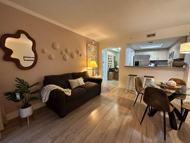 2951 S Bayshore Drive 805, Miami, FL 33133