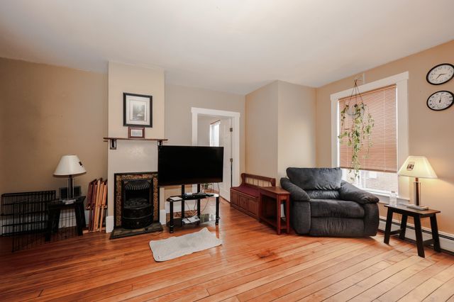 14 Chestnut Street, Pittsfield, NH 03263