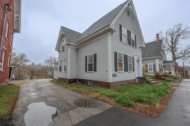 14 Chestnut Street, Pittsfield, NH 03263