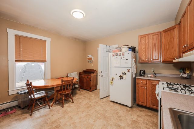 14 Chestnut Street, Pittsfield, NH 03263